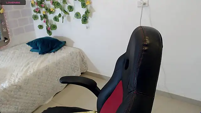 Snapshot of tania_sweet__ chatting on March 14, 2025, 3:47 pm tania sweet online show from March 14, 2025, 3:47 pm