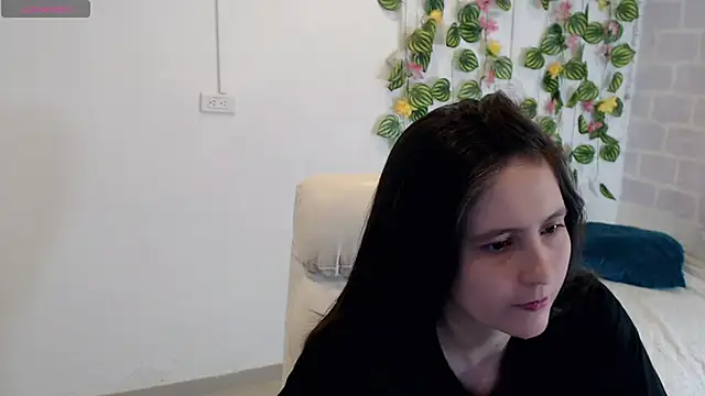 Snapshot of tania_sweet__ chatting on December 5, 2025, 6:17 pm tania sweet online show from December 5, 2025, 6:17 pm