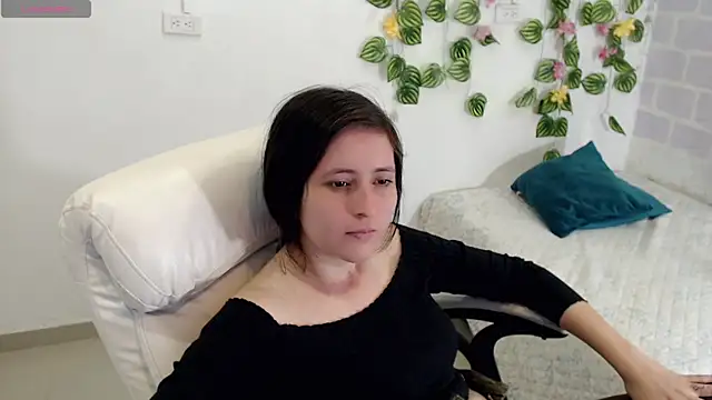 Snapshot of tania_sweet__ chatting on October 27, 2025, 3:35 pm tania sweet online show from October 27, 2025, 3:35 pm