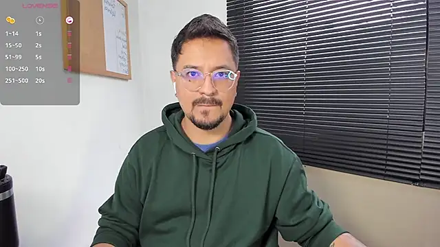 Snapshot of DaviidEvans_ chatting on December 29, 2024, 12:23 pm DaviidEvans online show from December 29, 2024, 12:23 pm