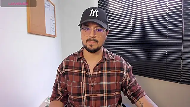 Snapshot of DaviidEvans_ chatting on December 7, 2024, 6:32 pm DaviidEvans online show from December 7, 2024, 6:32 pm