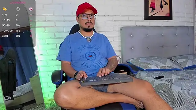 Snapshot of DaviidEvans_ chatting on September 20, 2025, 9:31 pm DaviidEvans online show from September 20, 2025, 9:31 pm