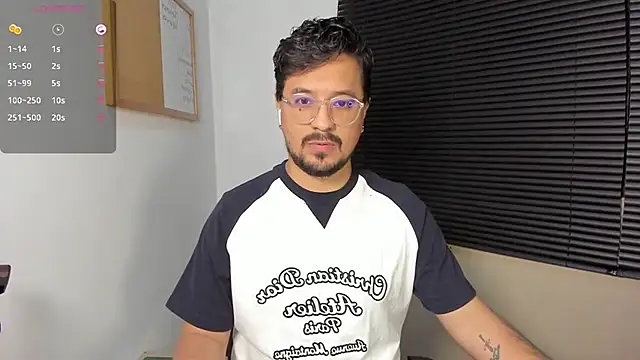 Snapshot of DaviidEvans_ chatting on December 7, 2024, 2:47 am DaviidEvans online show from December 7, 2024, 2:47 am