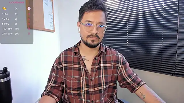 Snapshot of DaviidEvans_ chatting on December 19, 2024, 8:13 pm DaviidEvans online show from December 19, 2024, 8:13 pm