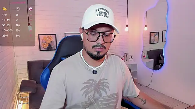 Snapshot of DaviidEvans_ chatting on September 14, 2025, 2:28 pm DaviidEvans online show from September 14, 2025, 2:28 pm