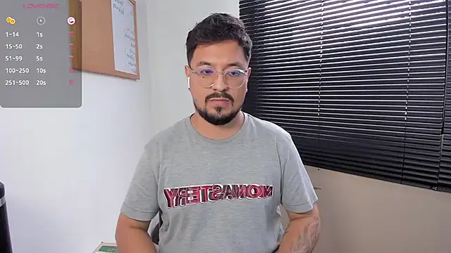 Snapshot of DaviidEvans_ chatting on December 15, 2024, 5:20 pm DaviidEvans online show from December 15, 2024, 5:20 pm