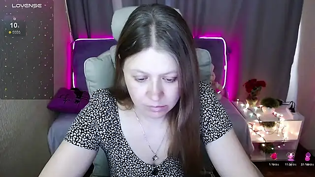 alekasamui online show from March 14, 2025, 3:37 am