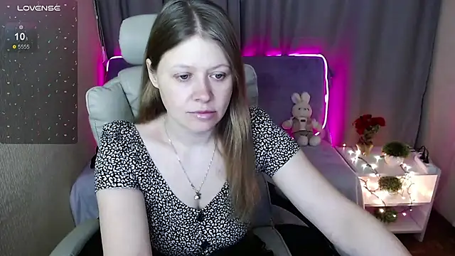 alekasamui online show from March 18, 2025, 12:19 am