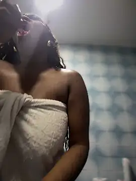 Snapshot of Tayra_Siny chatting on March 13, 2025, 11:30 am Tayra Siny online show from March 13, 2025, 11:30 am