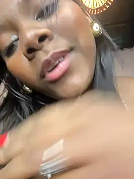 Snapshot of Tayra_Siny chatting on February 28, 2025, 7:05 am Tayra Siny online show from February 28, 2025, 7:05 am