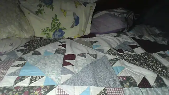 Alma Evelynne online show from February 11, 2026, 3:01 pm