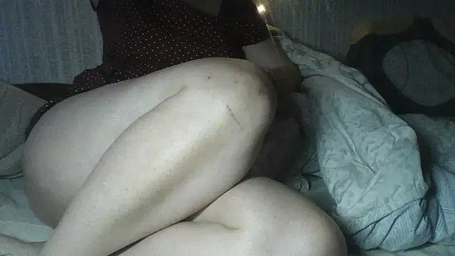 Snapshot of Alma_Evelynne chatting on June 13, 2026, 9:13 pm Alma Evelynne online show from June 13, 2026, 9:13 pm