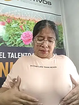   valentina18 online show from May 9, 2026, 12:30 pm