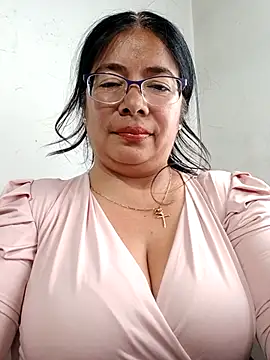 Snapshot of __valentina18 chatting on February 17, 2025, 8:27 pm   valentina18 online show from February 17, 2025, 8:27 pm