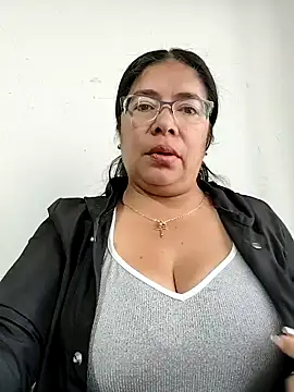 Snapshot of __valentina18 chatting on October 4, 2025, 1:01 pm   valentina18 online show from October 4, 2025, 1:01 pm