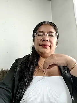 Snapshot of __valentina18 chatting on October 27, 2025, 1:01 pm   valentina18 online show from October 27, 2025, 1:01 pm