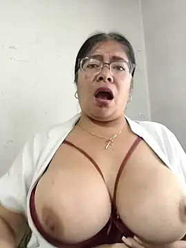   valentina18 online show from December 15, 2025, 1:28 pm