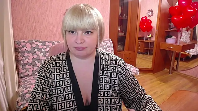 Snapshot of -MeowMeow chatting on October 17, 2025, 2:52 pm -MeowMeow online show from October 17, 2025, 2:52 pm