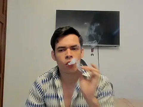 Lucian Gomez  online show from October 16, 2025, 7:11 pm