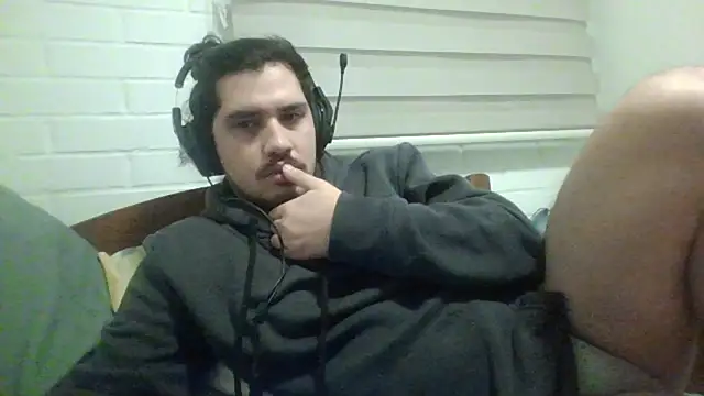 hung weeb online show from May 6, 2026, 5:33 am