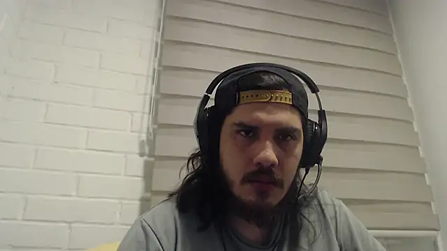 Snapshot of hung_weeb chatting on February 17, 2026, 2:42 am hung weeb online show from February 17, 2026, 2:42 am