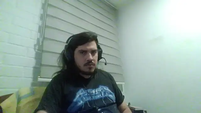 Snapshot of hung_weeb chatting on March 27, 2026, 1:14 am hung weeb online show from March 27, 2026, 1:14 am