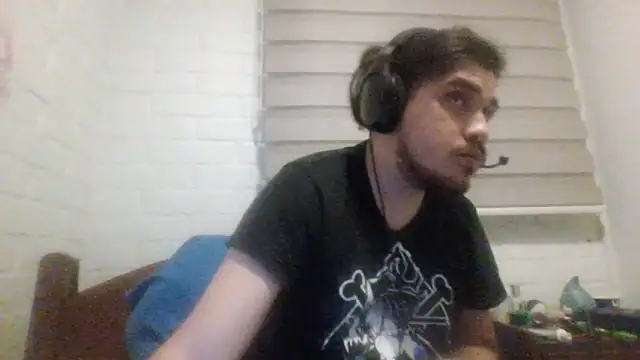 Snapshot of hung_weeb chatting on March 17, 2026, 1:30 am hung weeb online show from March 17, 2026, 1:30 am