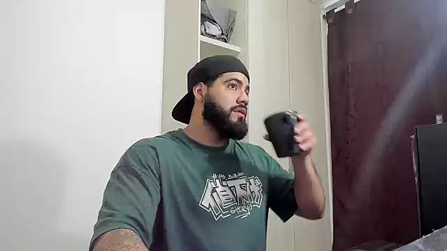 Snapshot of _Coddygold_ chatting on November 9, 2025, 12:25 am Coddygold online show from November 9, 2025, 12:25 am