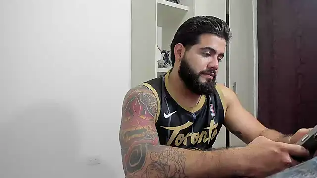 Snapshot of _Coddygold_ chatting on November 7, 2025, 11:30 pm Coddygold online show from November 7, 2025, 11:30 pm