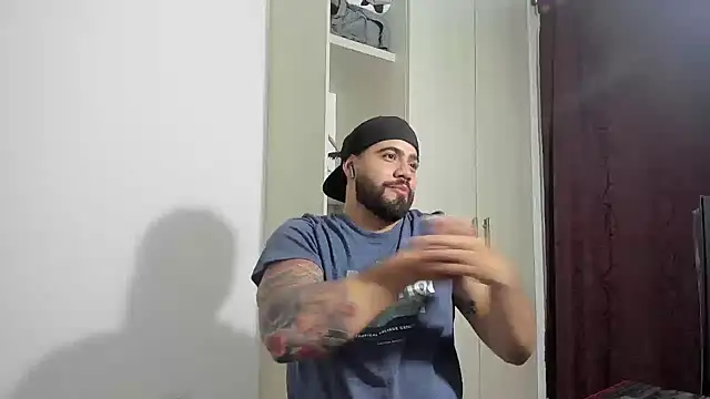 Snapshot of _Coddygold_ chatting on November 17, 2025, 12:14 am Coddygold online show from November 17, 2025, 12:14 am