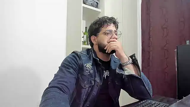 Snapshot of _Coddygold_ chatting on November 24, 2025, 12:21 am Coddygold online show from November 24, 2025, 12:21 am