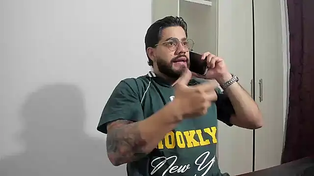 Snapshot of _Coddygold_ chatting on November 29, 2025, 12:11 am Coddygold online show from November 29, 2025, 12:11 am