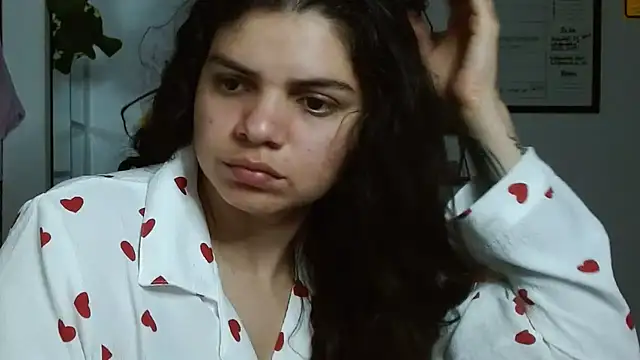 Snapshot of Nikkykora15 chatting on October 28, 2025, 1:17 am Nikkykora15 online show from October 28, 2025, 1:17 am