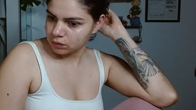 Snapshot of Nikkykora15 chatting on October 27, 2025, 1:28 am Nikkykora15 online show from October 27, 2025, 1:28 am