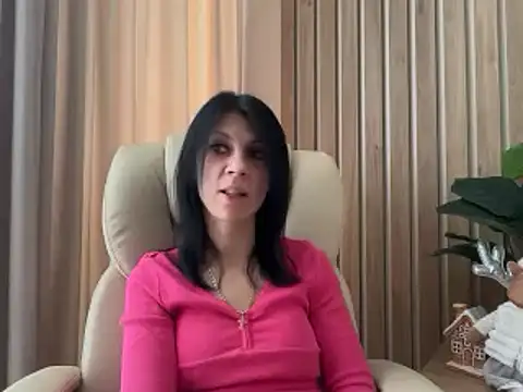 Snapshot of InjaAtHome chatting on December 22, 2025, 9:42 am InjaAtHome online show from December 22, 2025, 9:42 am