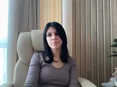 Snapshot of InjaAtHome chatting on December 16, 2025, 7:23 am InjaAtHome online show from December 16, 2025, 7:23 am