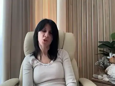 Snapshot of InjaAtHome chatting on February 5, 2026, 8:32 am InjaAtHome online show from February 5, 2026, 8:32 am