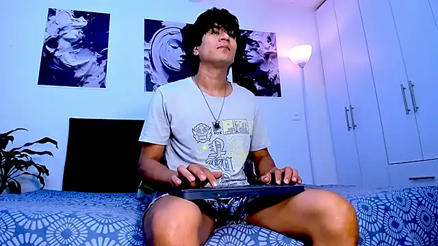 Snapshot of Eiden_allenx chatting on October 28, 2025, 2:49 pm Eiden allenx online show from October 28, 2025, 2:49 pm