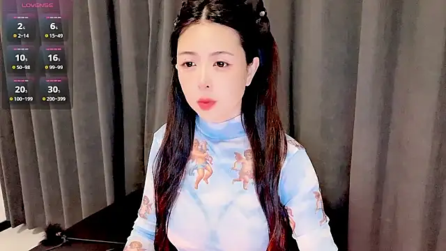 candy-yiyi online show from April 17, 2026, 12:46 am