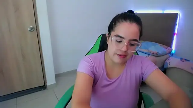  alicia z online show from March 19, 2025, 8:54 pm