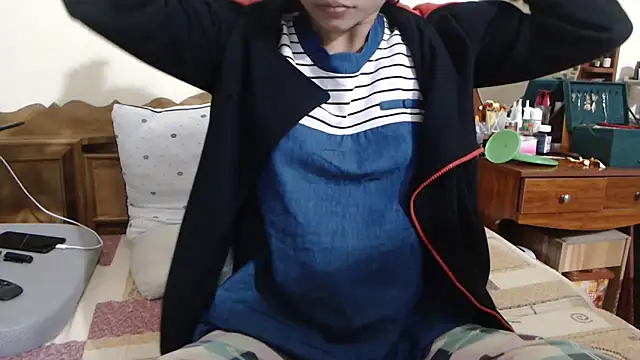 Snapshot of Beauty_Asian_Tina chatting on November 26, 2025, 12:10 am Beauty Asian Tina online show from November 26, 2025, 12:10 am