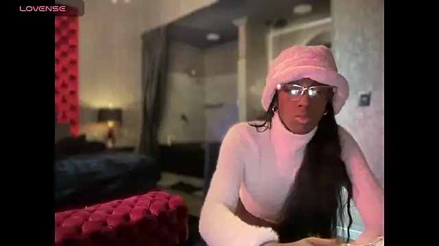 Snapshot of evelyn_jhonson chatting on February 2, 2025, 12:35 pm evelyn jhonson online show from February 2, 2025, 12:35 pm