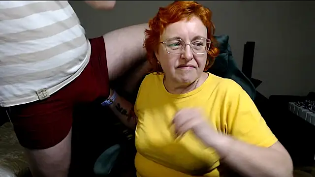 Snapshot of JoannaAndNeighbour chatting on February 9, 2026, 7:34 pm JoannaAndNeighbour online show from February 9, 2026, 7:34 pm