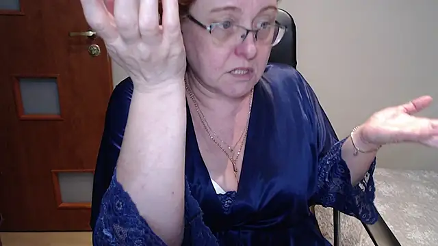 Snapshot of JoannaAndNeighbour chatting on March 19, 2025, 3:19 pm JoannaAndNeighbour online show from March 19, 2025, 3:19 pm