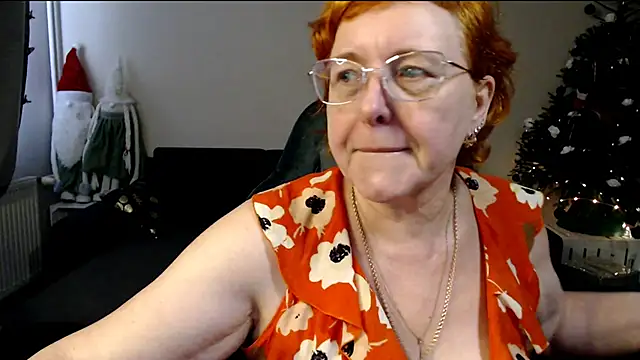 Snapshot of JoannaAndNeighbour chatting on January 9, 2026, 10:44 am JoannaAndNeighbour online show from January 9, 2026, 10:44 am