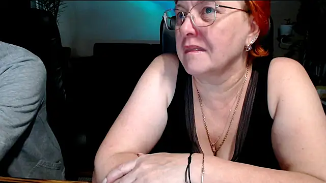 Snapshot of JoannaAndNeighbour chatting on November 22, 2025, 9:41 am JoannaAndNeighbour online show from November 22, 2025, 9:41 am