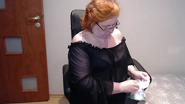 Snapshot of JoannaAndNeighbour chatting on March 21, 2025, 1:01 pm JoannaAndNeighbour online show from March 21, 2025, 1:01 pm