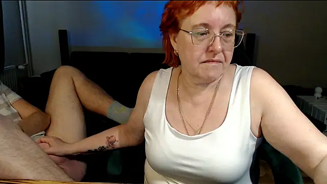 Snapshot of JoannaAndNeighbour chatting on February 8, 2026, 9:40 am JoannaAndNeighbour online show from February 8, 2026, 9:40 am