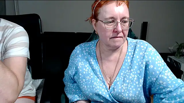 Snapshot of JoannaAndNeighbour chatting on February 17, 2026, 1:52 pm JoannaAndNeighbour online show from February 17, 2026, 1:52 pm