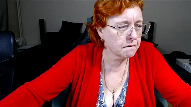 Snapshot of JoannaAndNeighbour chatting on February 5, 2026, 5:58 am JoannaAndNeighbour online show from February 5, 2026, 5:58 am